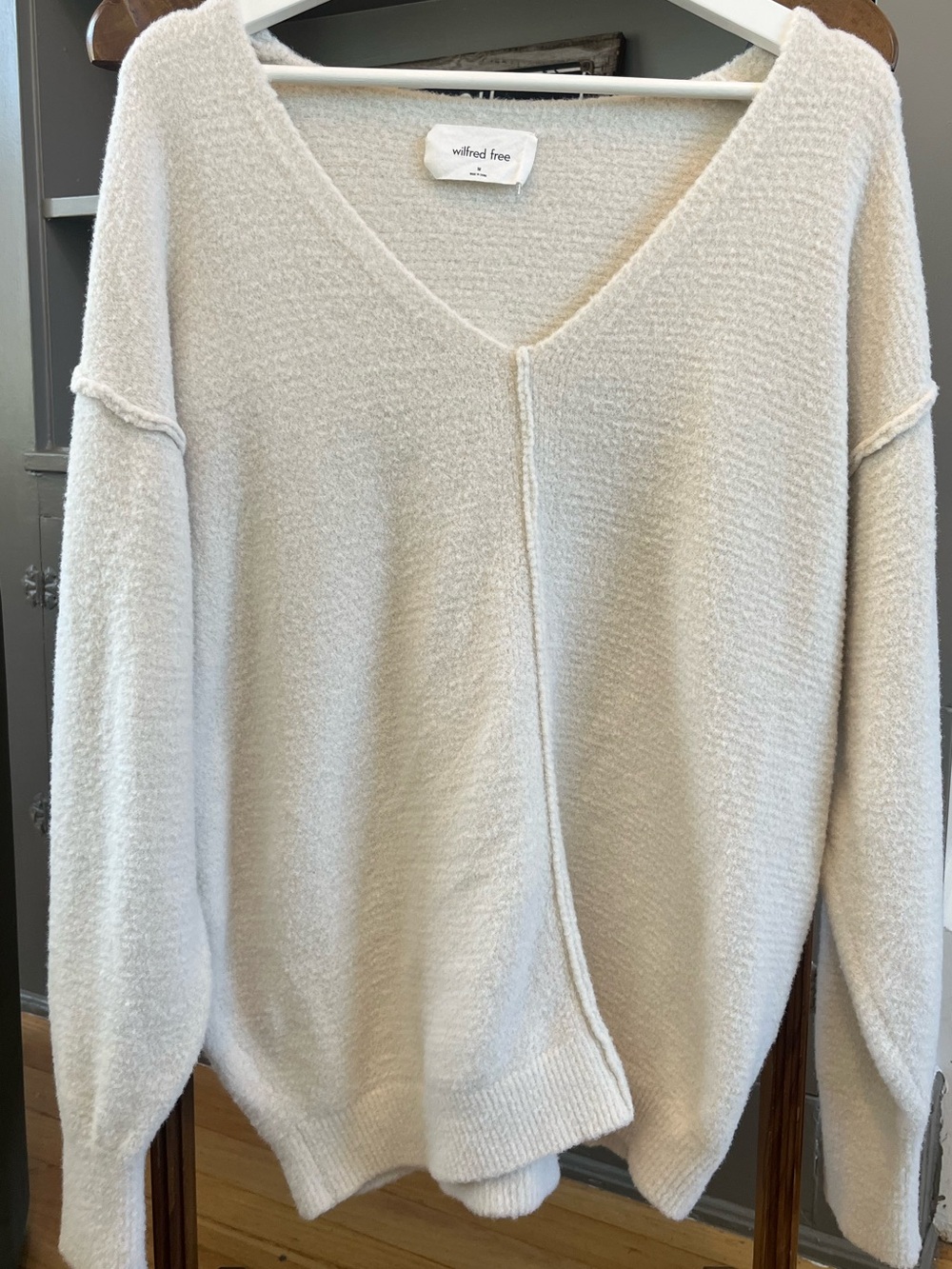 Aritzia Wilfred Cozy V-Neck Cream Sweater